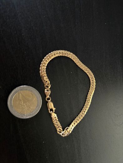18k / ct Gold Bracelet / Bangle
