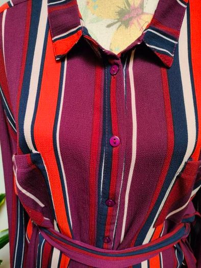 Ladies Multicoloured New look CURVES shirt like dress, wear with belt or without. like new