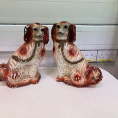 retro vintage decor fireside ceramic dogs
