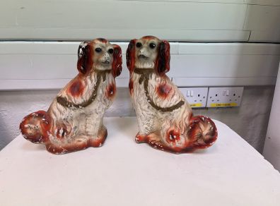 retro vintage decor fireside ceramic dogs