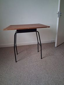 Work desk