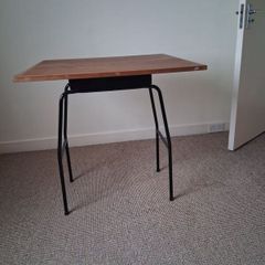 Work desk