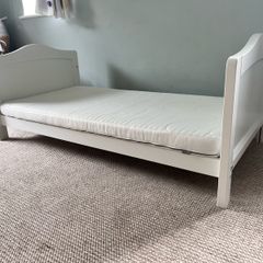 cot/ toddler bed
