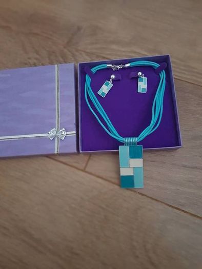 Buckingham costume jewelery set