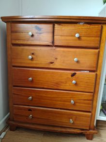 Chest of drawers