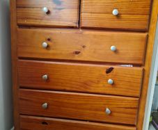 Chest of drawers