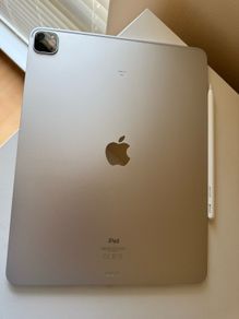 Apple iPad Pro 12.9 inch 5th Generation 256GB Excellent Condition + Apple Pencil