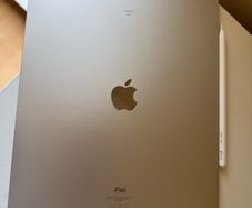 Apple iPad Pro 12.9 inch 5th Generation 256GB Excellent Condition + Apple Pencil