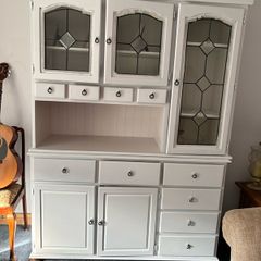 beautiful cabinet/dresser