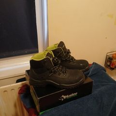 Work boots Brand new Huskee storm steel toe waterproof size 8