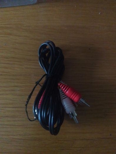 2x RCA cable