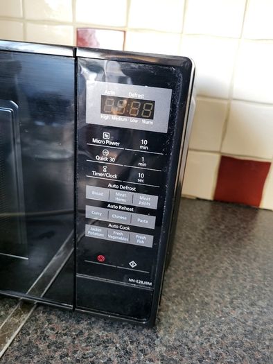 Panasonic microwave 800w NN-E28JBM