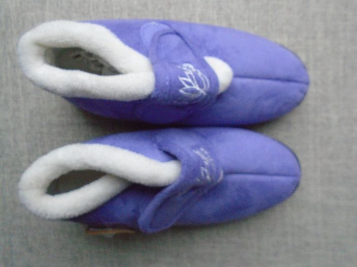 Ladies slippers new. Size 4 / 37. Slippers,