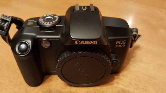 Canon EOS 5000 35mm film camera