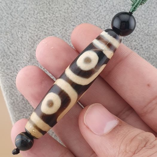 Vintage 3 Eyes Himalayan Tibetan Agate Dzi Bead Amulet