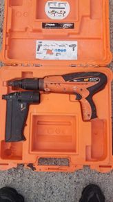 Spitfire P370 powder actuated concrete/steel nail gun with the C60 magazine and case