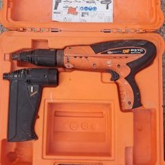 Spitfire P370 powder actuated concrete/steel nail gun with the C60 magazine and case