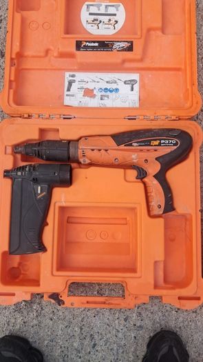 Spitfire P370 powder actuated concrete/steel nail gun with the C60 magazine and case