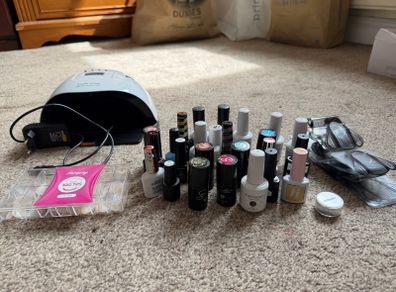 nails