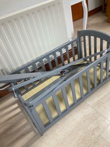 Baby wooden crib