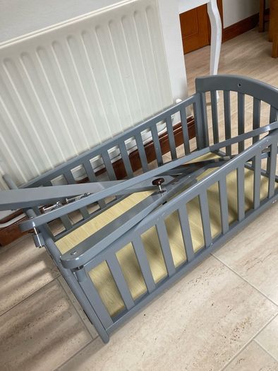 Baby wooden crib