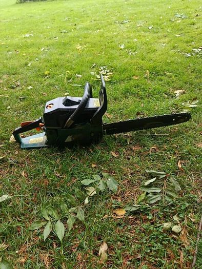 petrol chainsaw