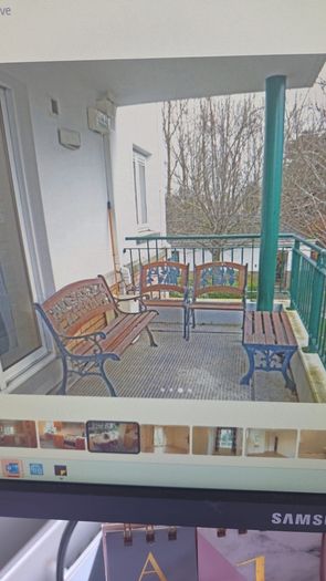 garden bench