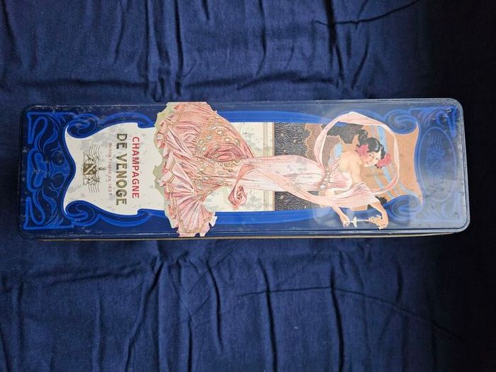 Vintage Chamagne Tin