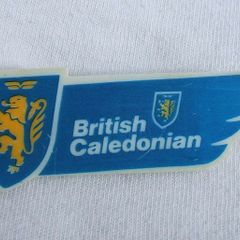 BRITISH CALEDONIAN airways - junior wings plastic badge (1970's/1980's). Scarce badge.