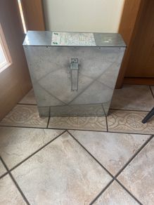 Hot and cold ash container