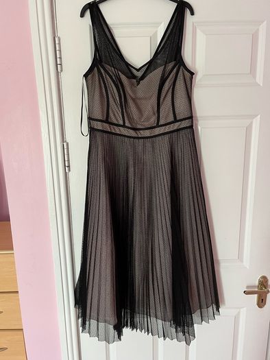 ladies trousers and dresses for sale . River island. Warehouse. Coast. Savida.