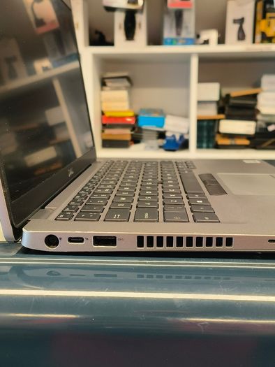 Dell Latitude 5410 14" i5-10310U (10th Gen) 8GB Memory 256GB SSD Windows 11 Pro.