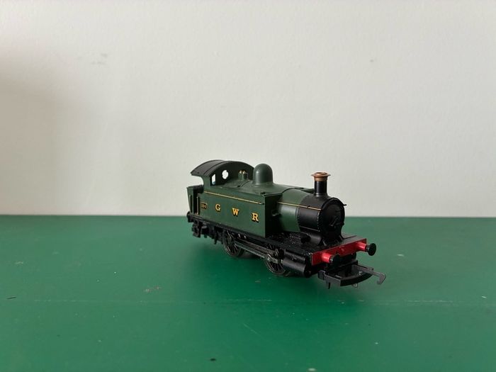 Hornby Railways GWR 104 Locomotive OO Gauge