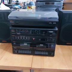 AIWA 700 Series, Stereo Cassette Receiver Model No CX-72K, Stereo Turntable System PX-E72, Speakers Model No. SX-G72. Everything working and in excellent condition