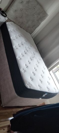 Single bed and single mattress
