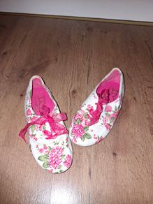 Stunning Next canvas shoes size 11 Jr, like new condition