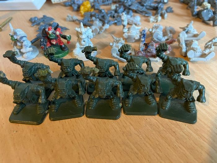 Warhammer 40k Ork Goffs x 10 from second edition plus bits