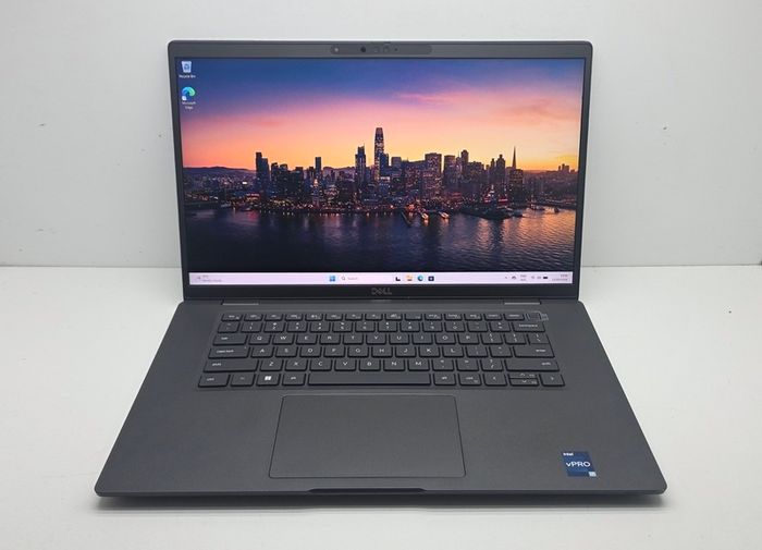 Dell Latitude 7530 - Core i7(12gen)/ 32GB RAM/ 1TB Laptop