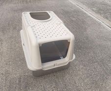 cat litter box