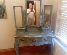 dressing table and mirror