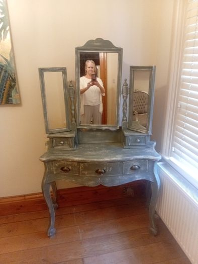 dressing table and mirror