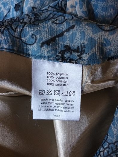B. Young Skirt.  S. 12.   New - No Tag.