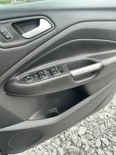 Ford kuga 4 seat crew cab