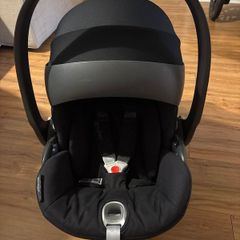 Cybex Cloud Z Baby Car Seat & Rear view mirror