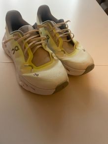 Women's on running cloudtilt sneakers