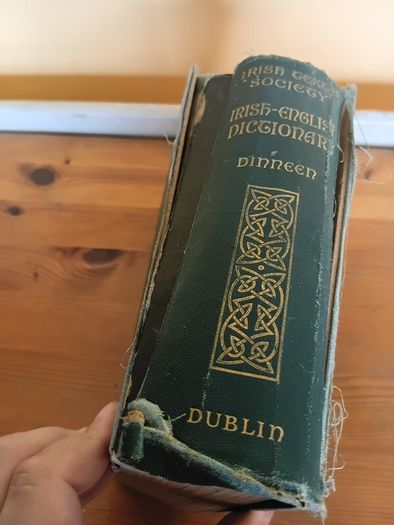 1927 Focloir Gaedilge Agus Bearla: An Irish-English Dictionary.