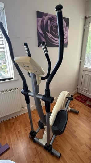 Reebok cross trainer