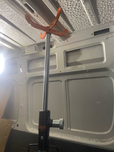 New/Unused 0.6 TON Transmission Jack