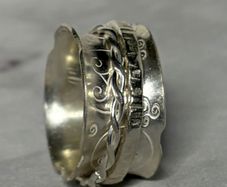 Handmade sterling silver anxiety spinner ring. Size k