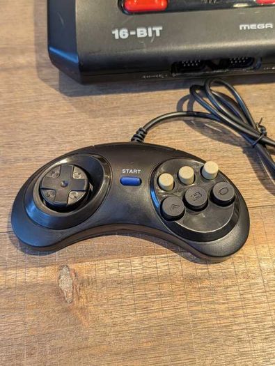 Retro Heaven - SEGA - Original Sega Megadrive Mk II Bundle - #405